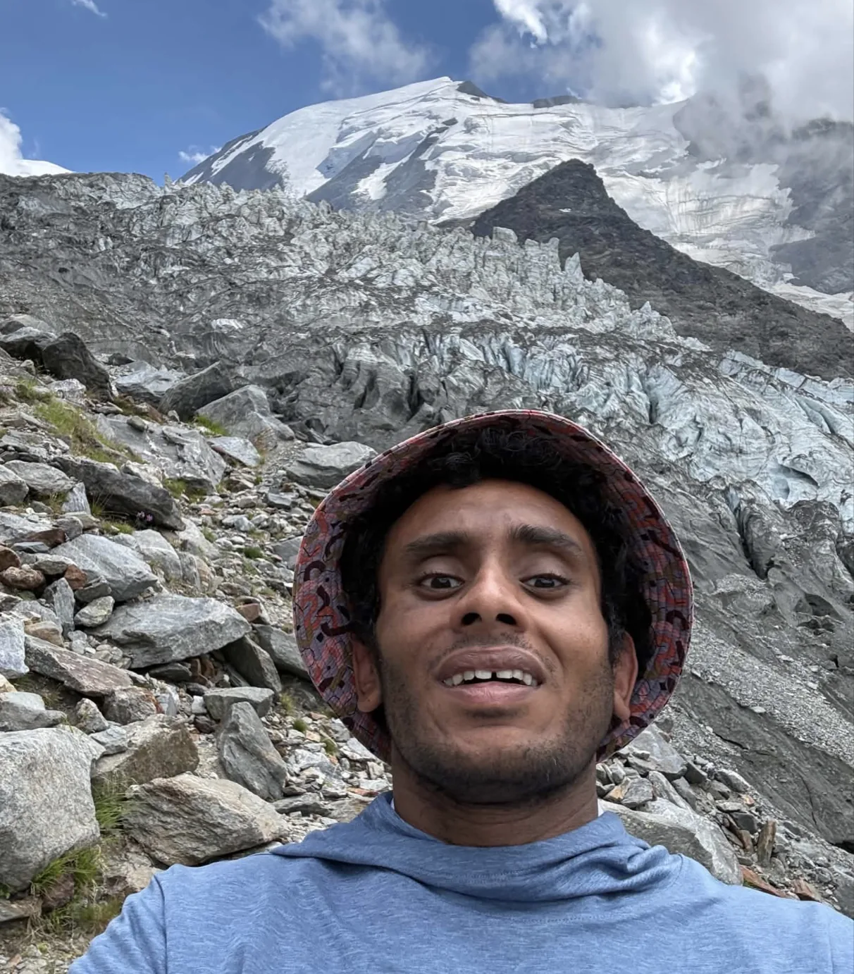 Me with looming Glacier Bionassay behind (Alps RGI11)